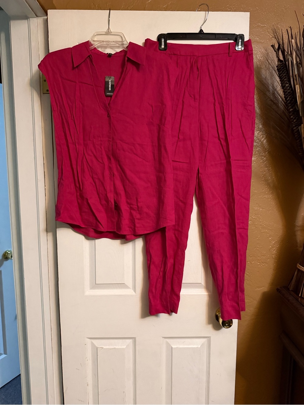 Express Fuchsia Button-Front Top & Cropped Pants Set